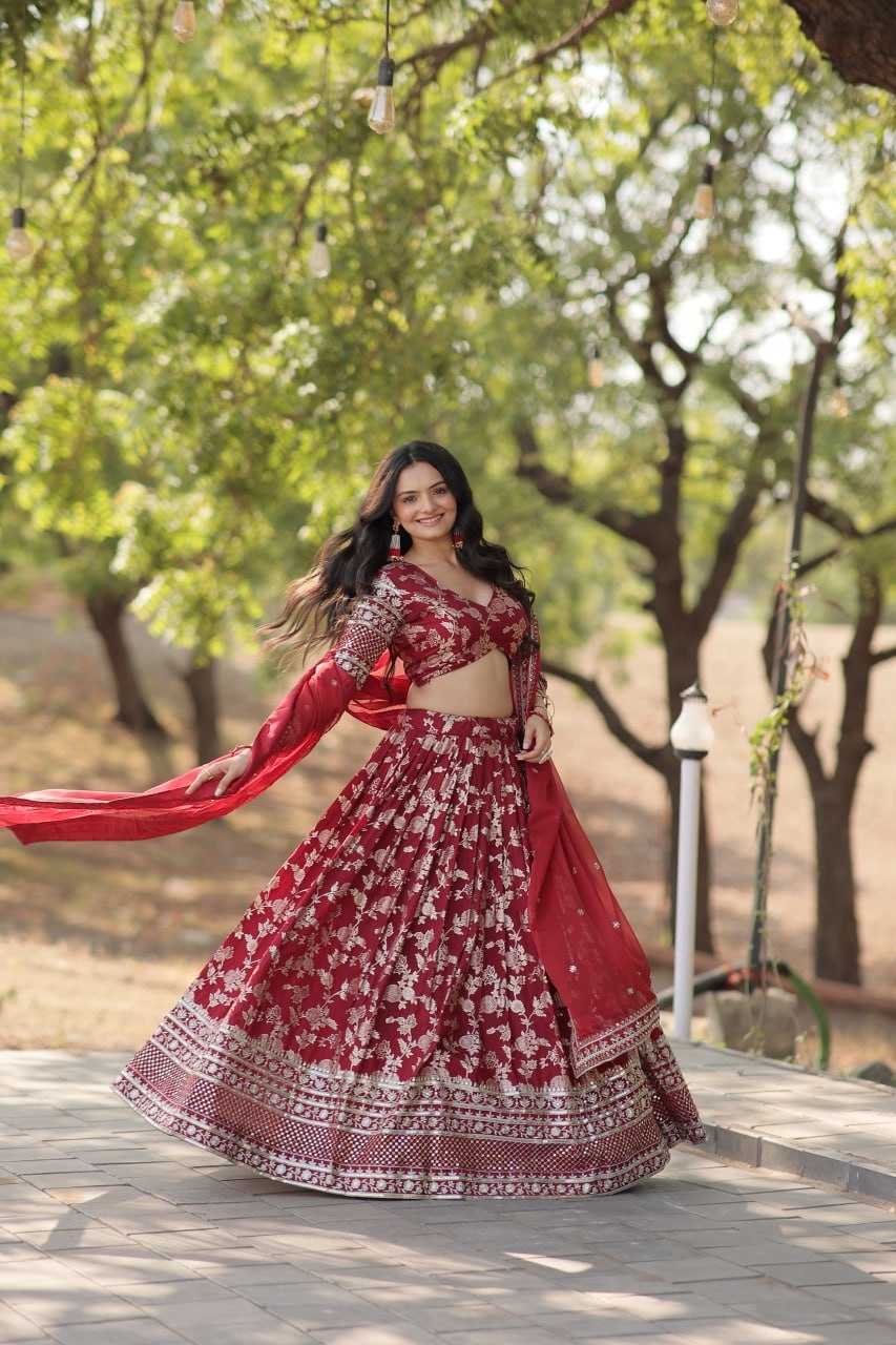 YNF VISCOSE KESH132 7080 LEHENGAS WHOLESALE FANCY TRADITIONAL EMBROIDERED LEHENGAS MANUFACTURER    